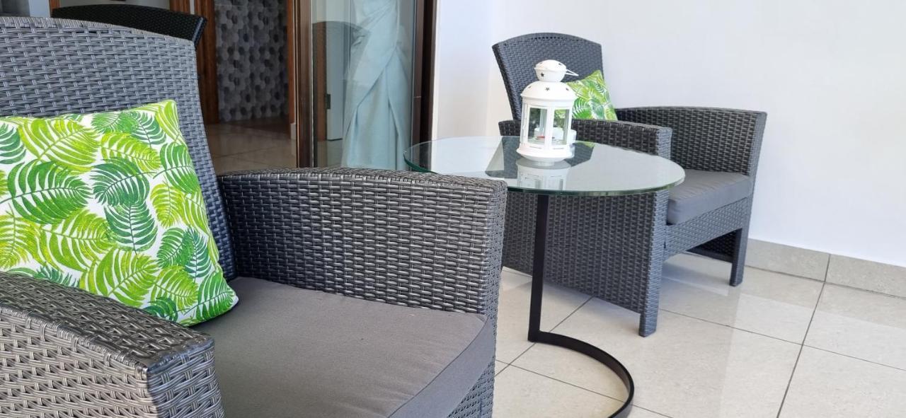 Otantik Residence Victoria Luaran gambar