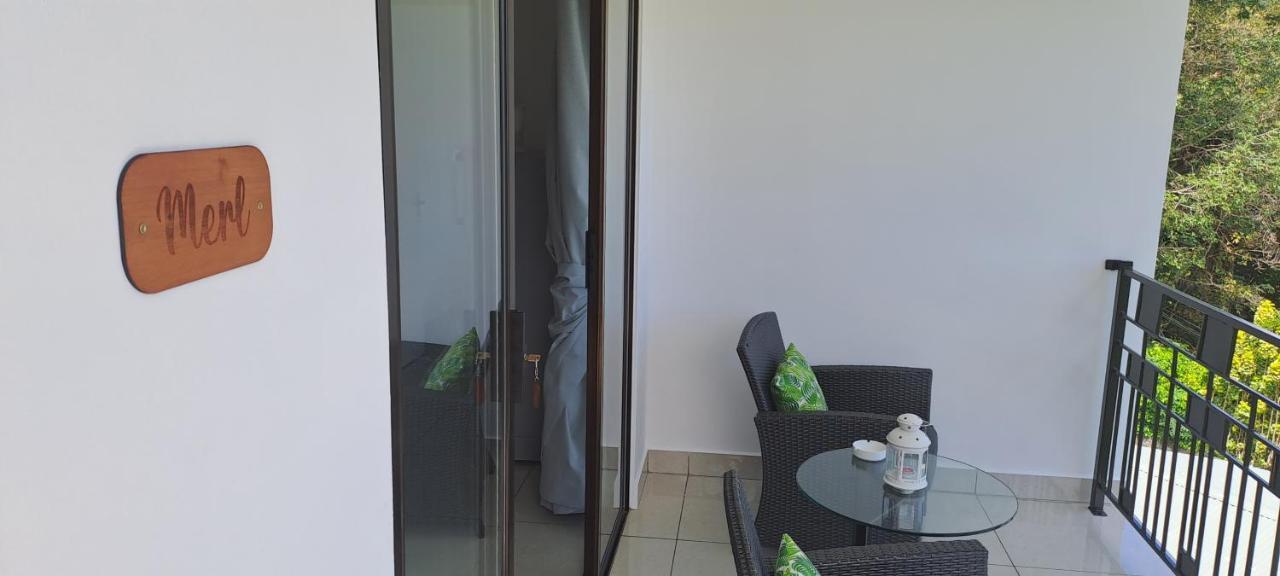 Otantik Residence Victoria Luaran gambar